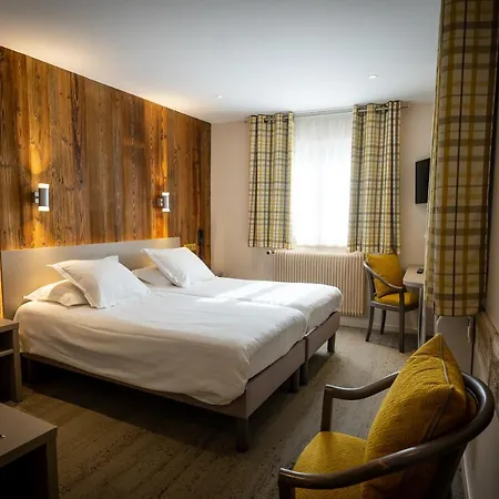 Logis De La Tour Hotel 3*