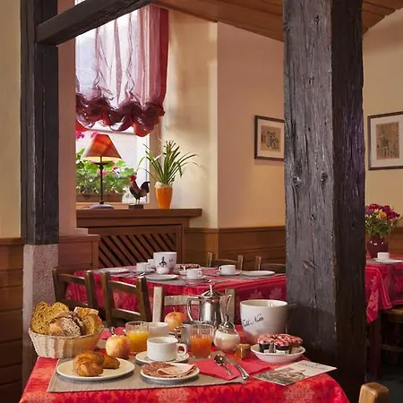 Logis De La Tour 3*