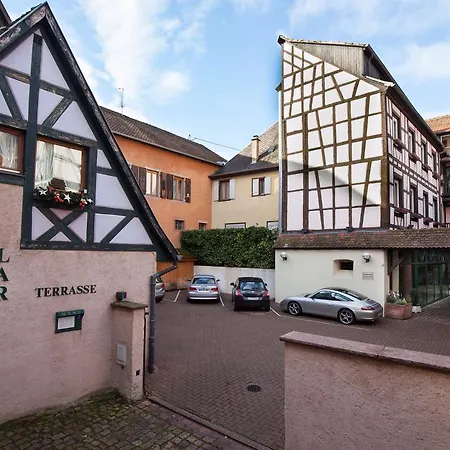 Logis De La Tour Hotel 3*