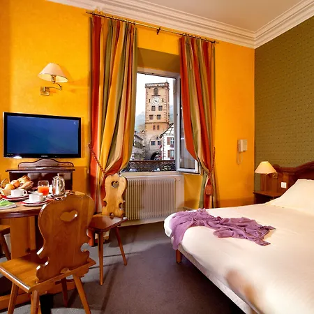 Logis De La Tour 3* 리보빌레