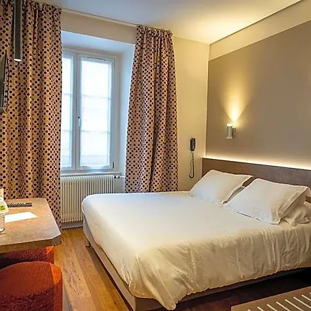 Hotel Logis De La Tour