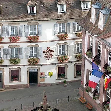 Logis De La Tour 호텔