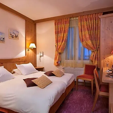 호텔 Logis De La Tour 리보빌레