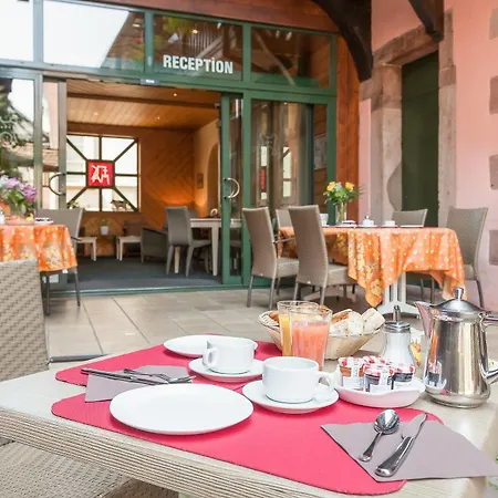 Logis De La Tour Hotel 3*