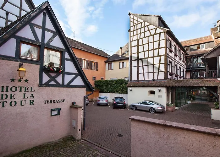 Logis De La Tour Hotel 3*